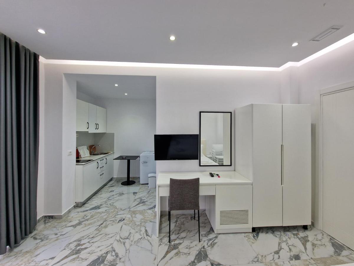 Apartments Margarita Ксамил Экстерьер фото
