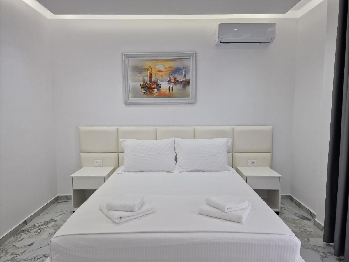 Apartments Margarita Ксамил Экстерьер фото