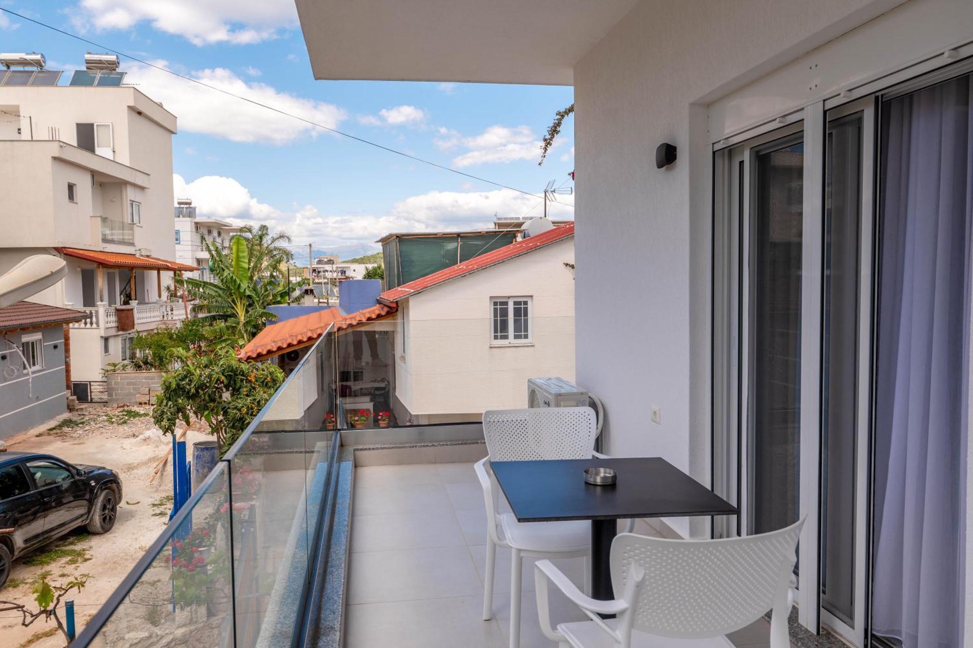 Apartments Margarita Ксамил Экстерьер фото
