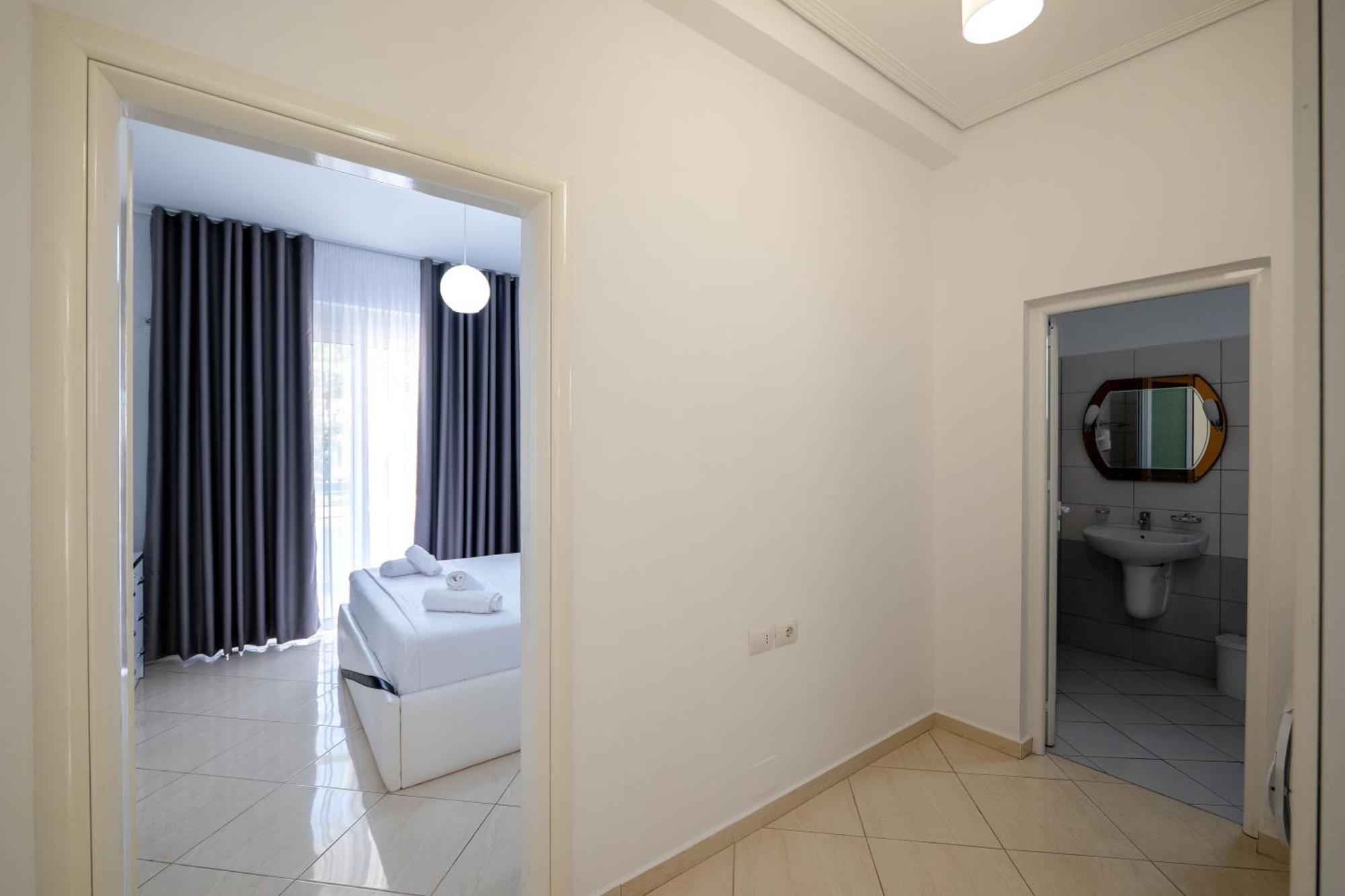 Apartments Margarita Ксамил Экстерьер фото