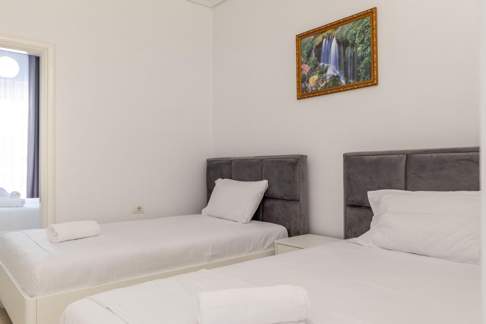 Apartments Margarita Ксамил Экстерьер фото