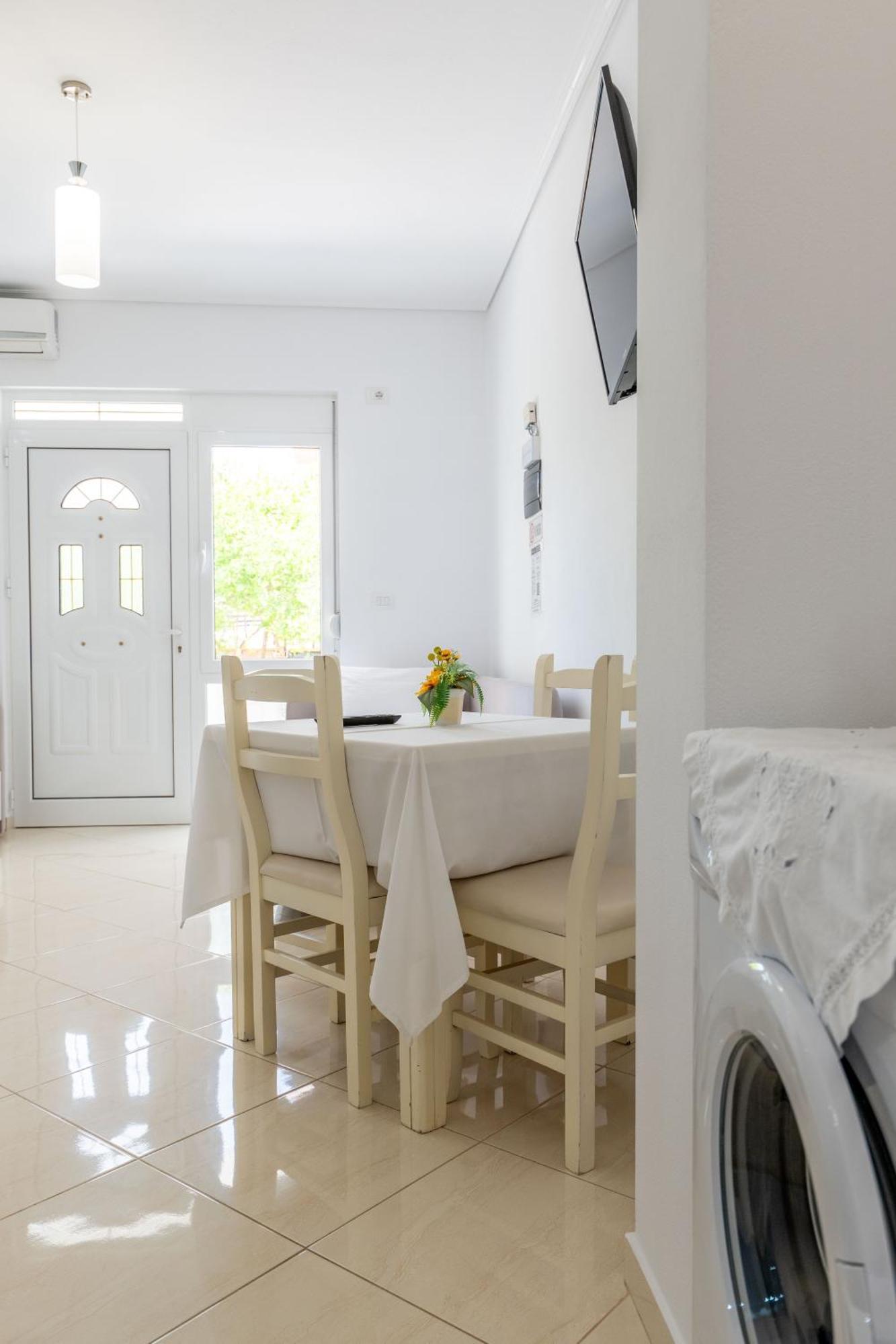 Apartments Margarita Ксамил Экстерьер фото
