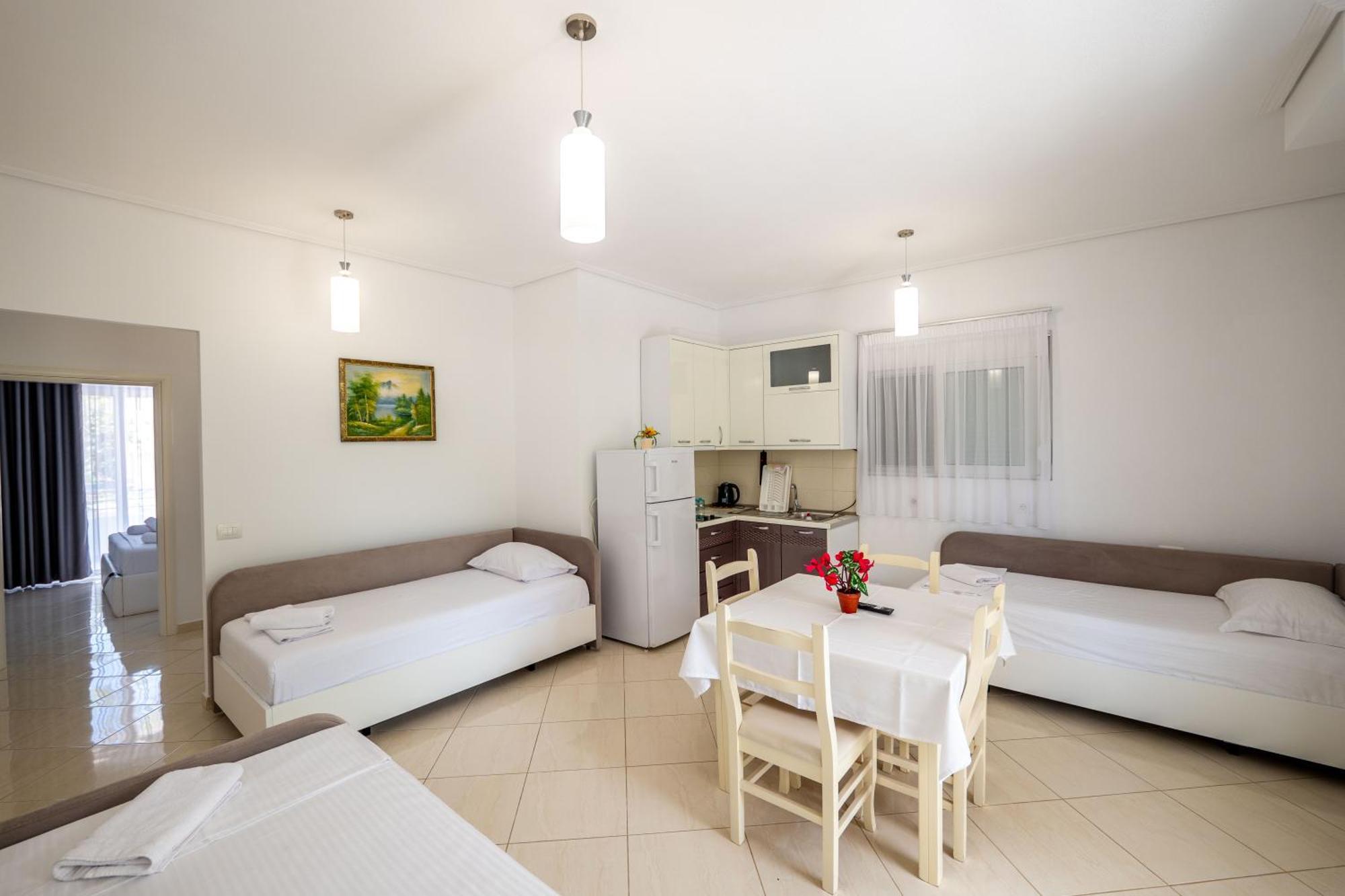 Apartments Margarita Ксамил Экстерьер фото
