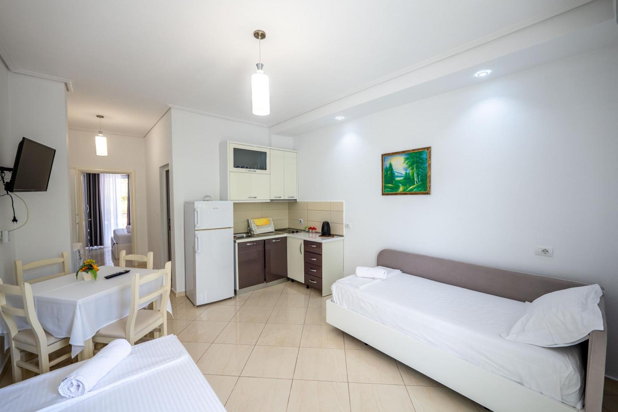 Apartments Margarita Ксамил Экстерьер фото
