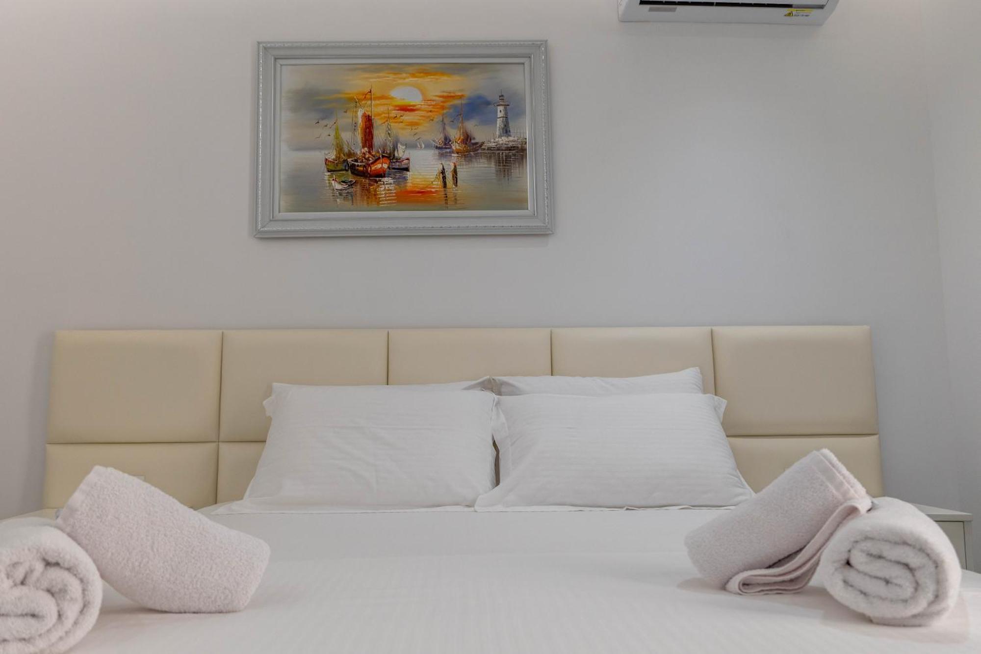 Apartments Margarita Ксамил Экстерьер фото