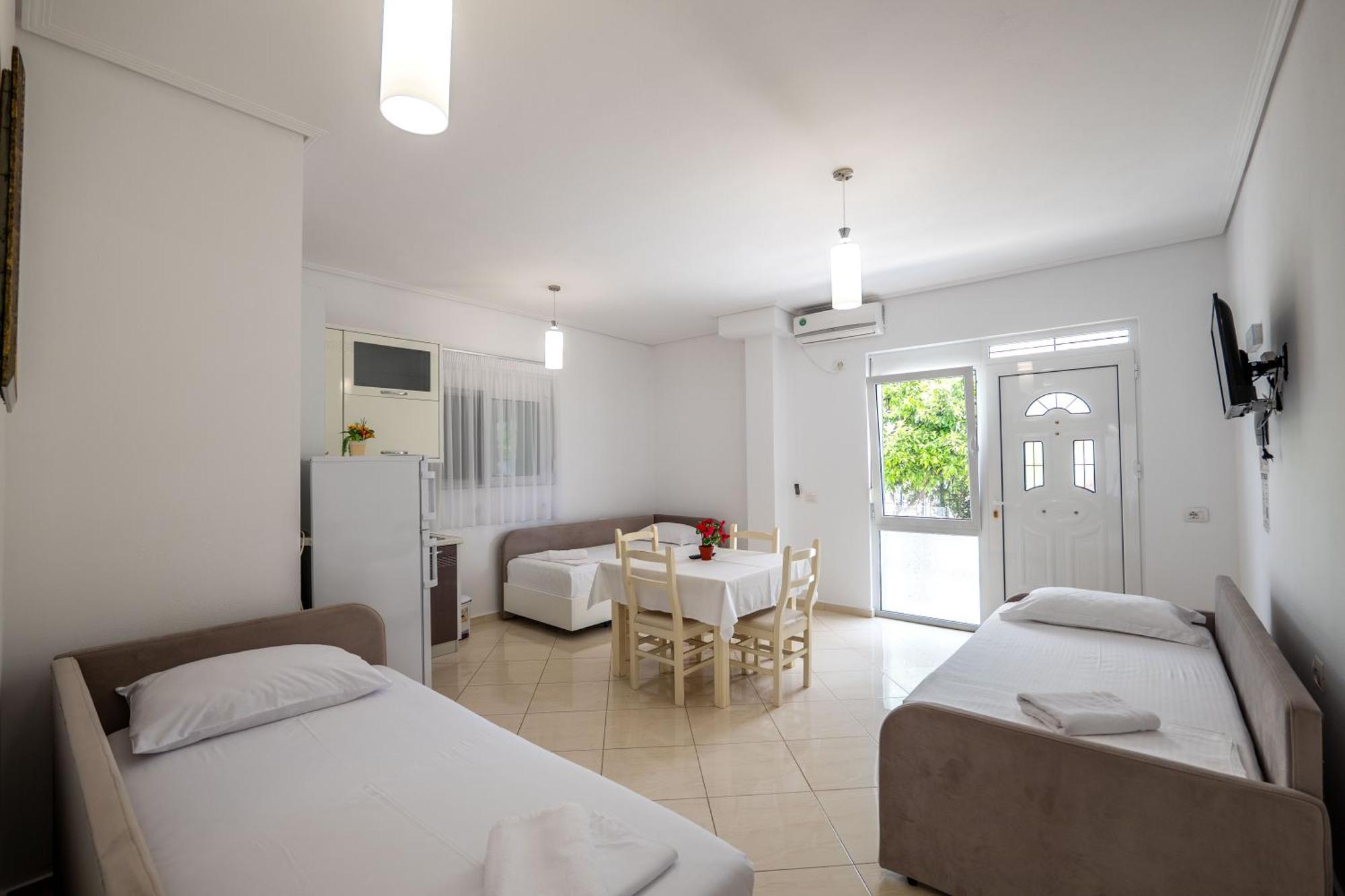 Apartments Margarita Ксамил Экстерьер фото