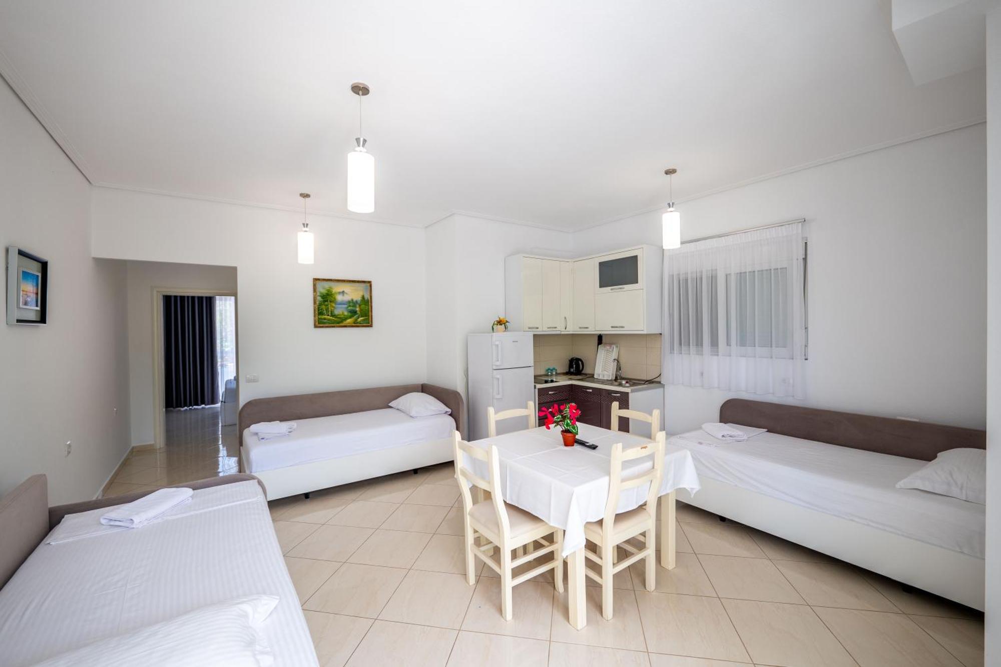 Apartments Margarita Ксамил Экстерьер фото