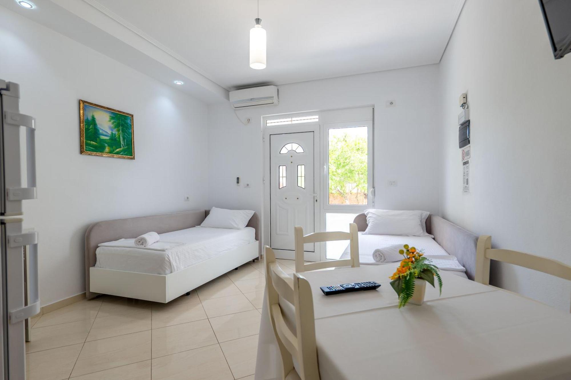 Apartments Margarita Ксамил Экстерьер фото