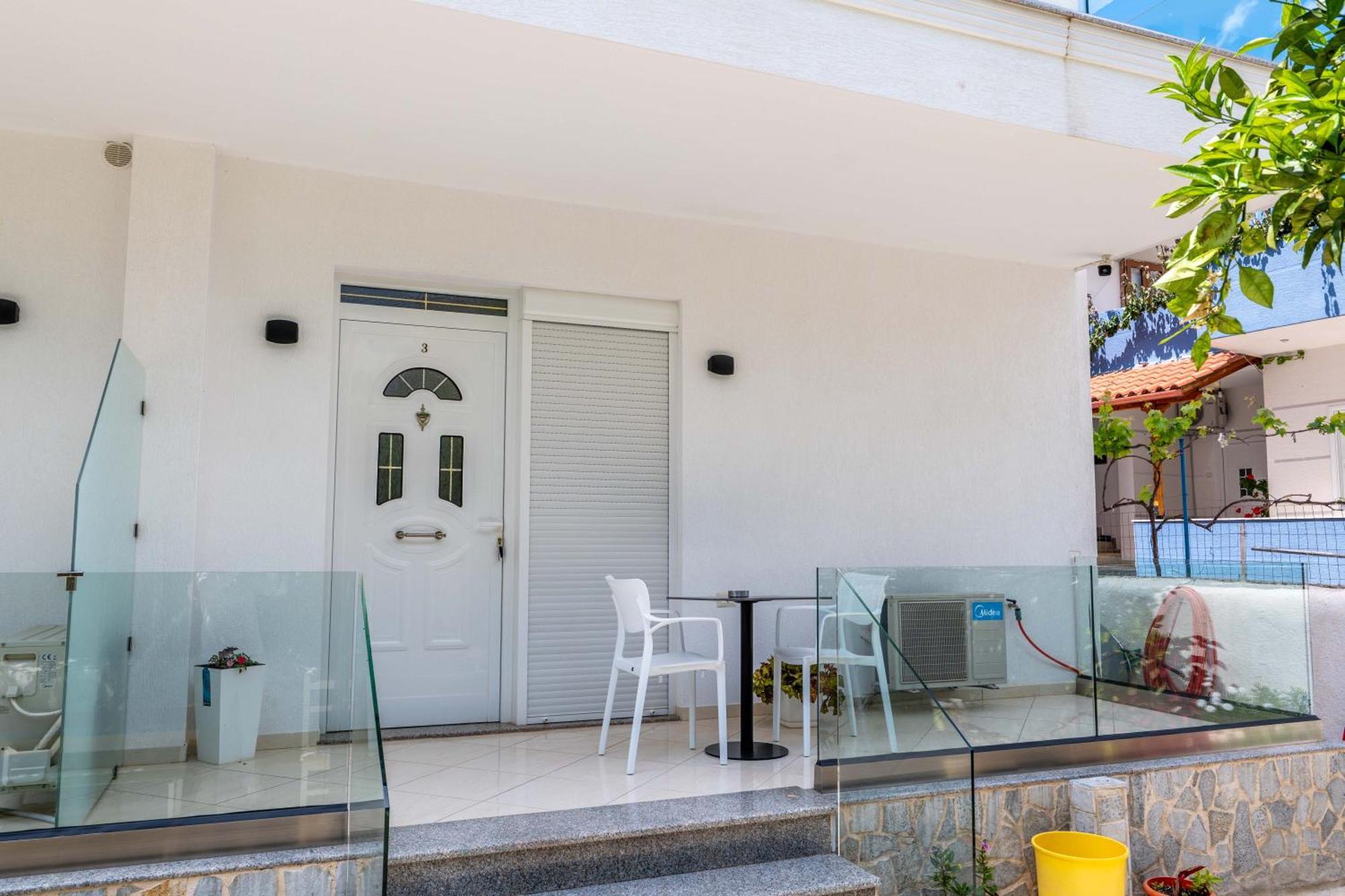 Apartments Margarita Ксамил Экстерьер фото