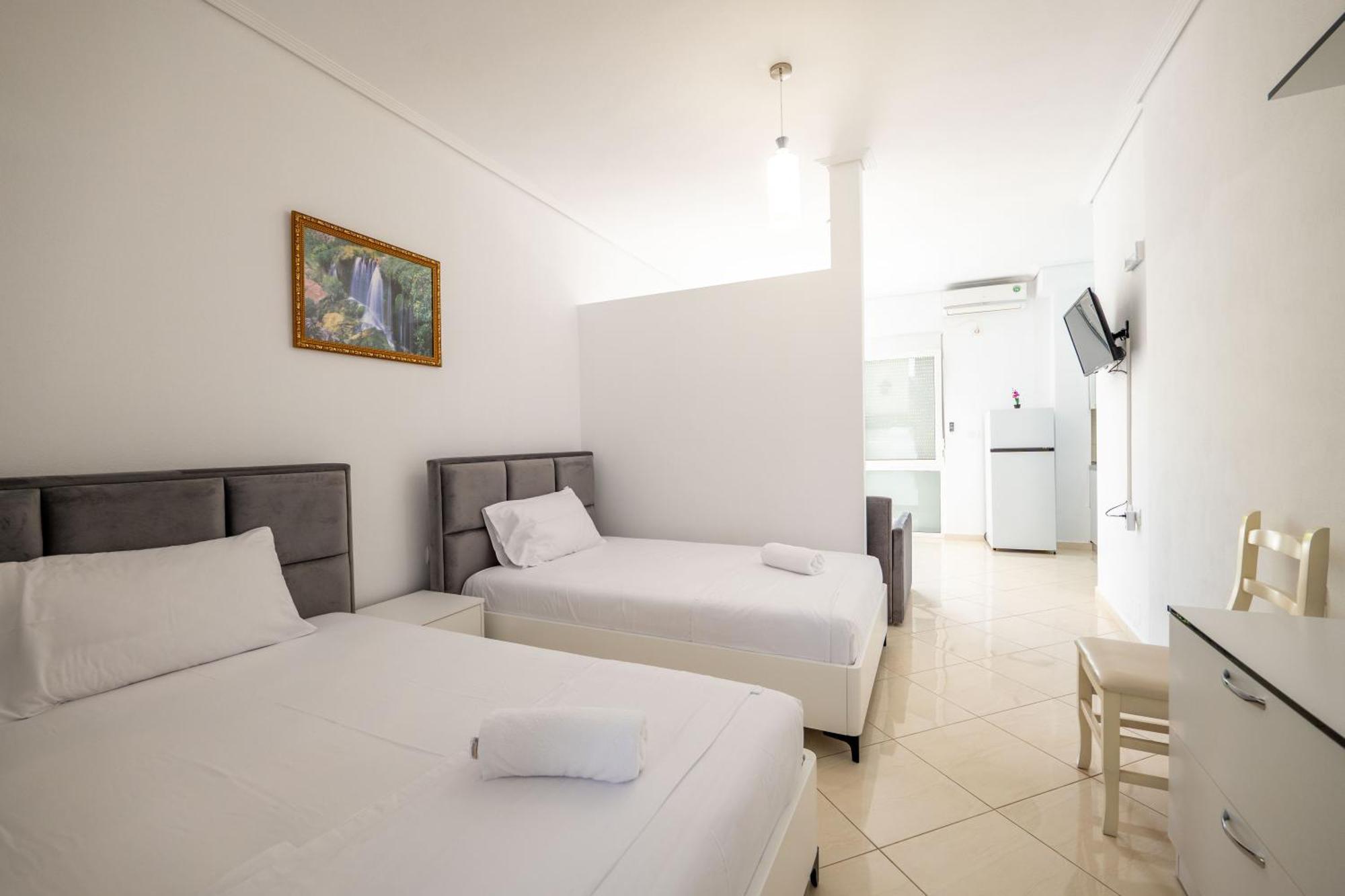 Apartments Margarita Ксамил Экстерьер фото